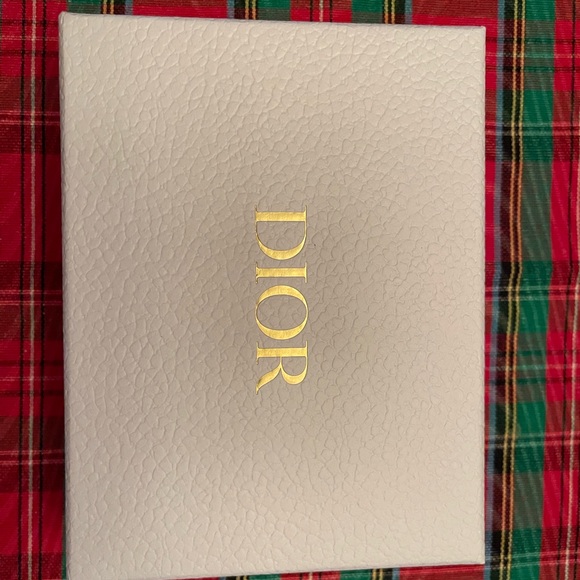 Dior Luxe Black and Silver Lipstick - Picture 4 of 5